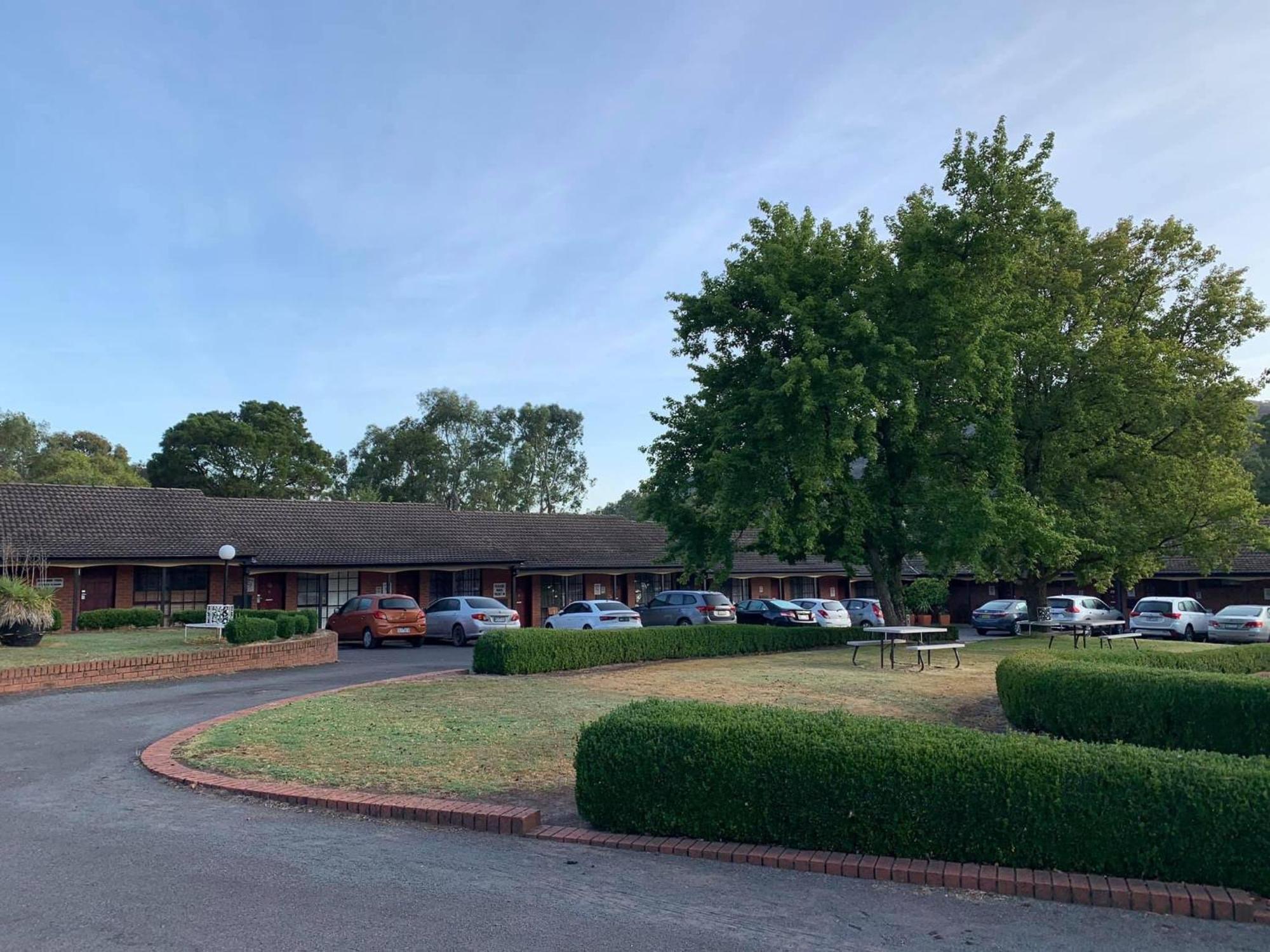 Golden Chain Country Plaza Motel Halls Gap Extérieur photo